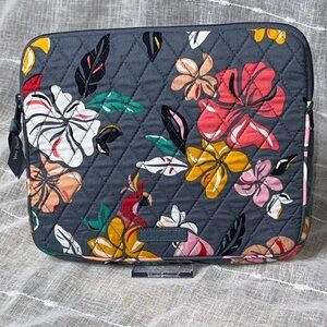Vera Bradley Coastal Paradise Pattern Tablet Protection Zippered Case NWOT